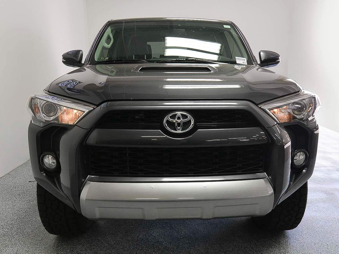 Used 2018 Toyota 4Runner Off-Road Premium with VIN JTEBU5JR7J5569774 for sale in Phoenix, AZ