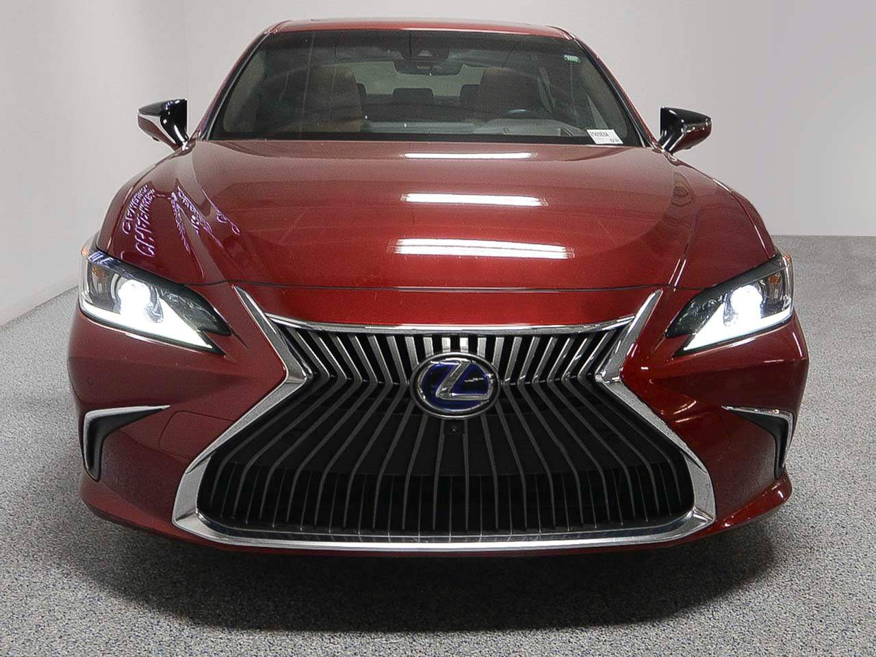 2019 Lexus ES 300h Luxury