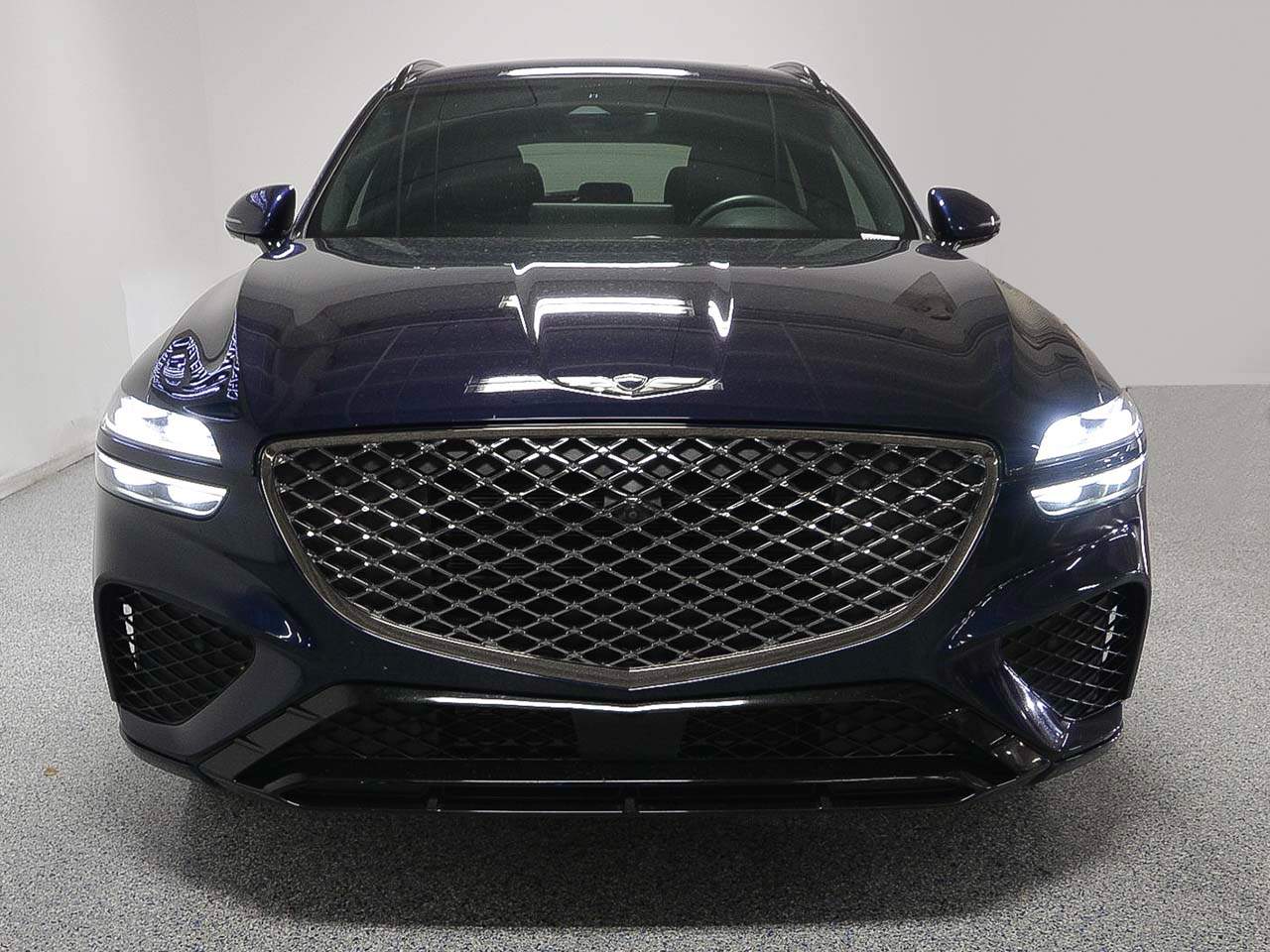 2023 Genesis GV70 2.5T Standard