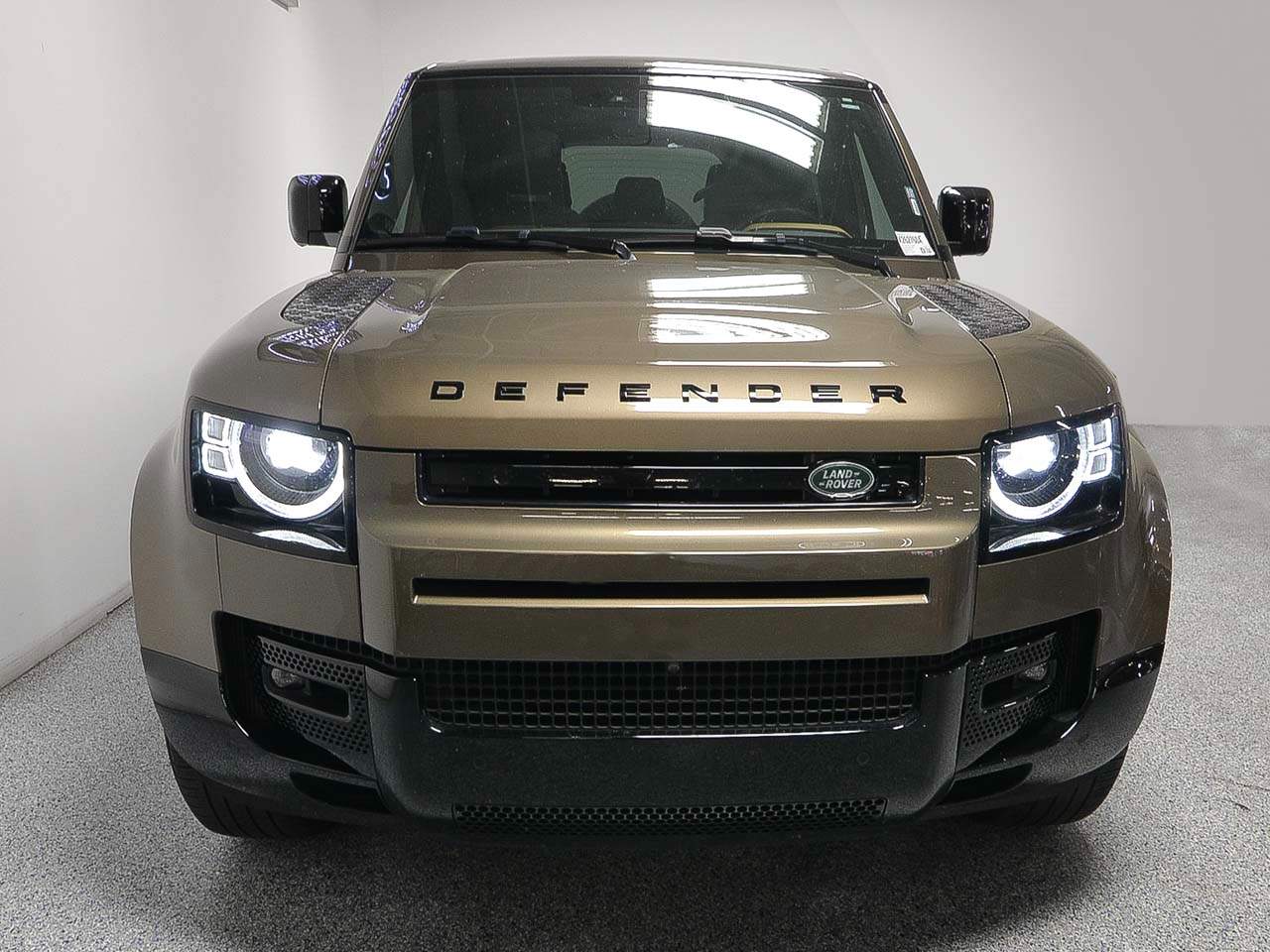2024 Land Rover Defender 110 P400 X-Dynamic SE