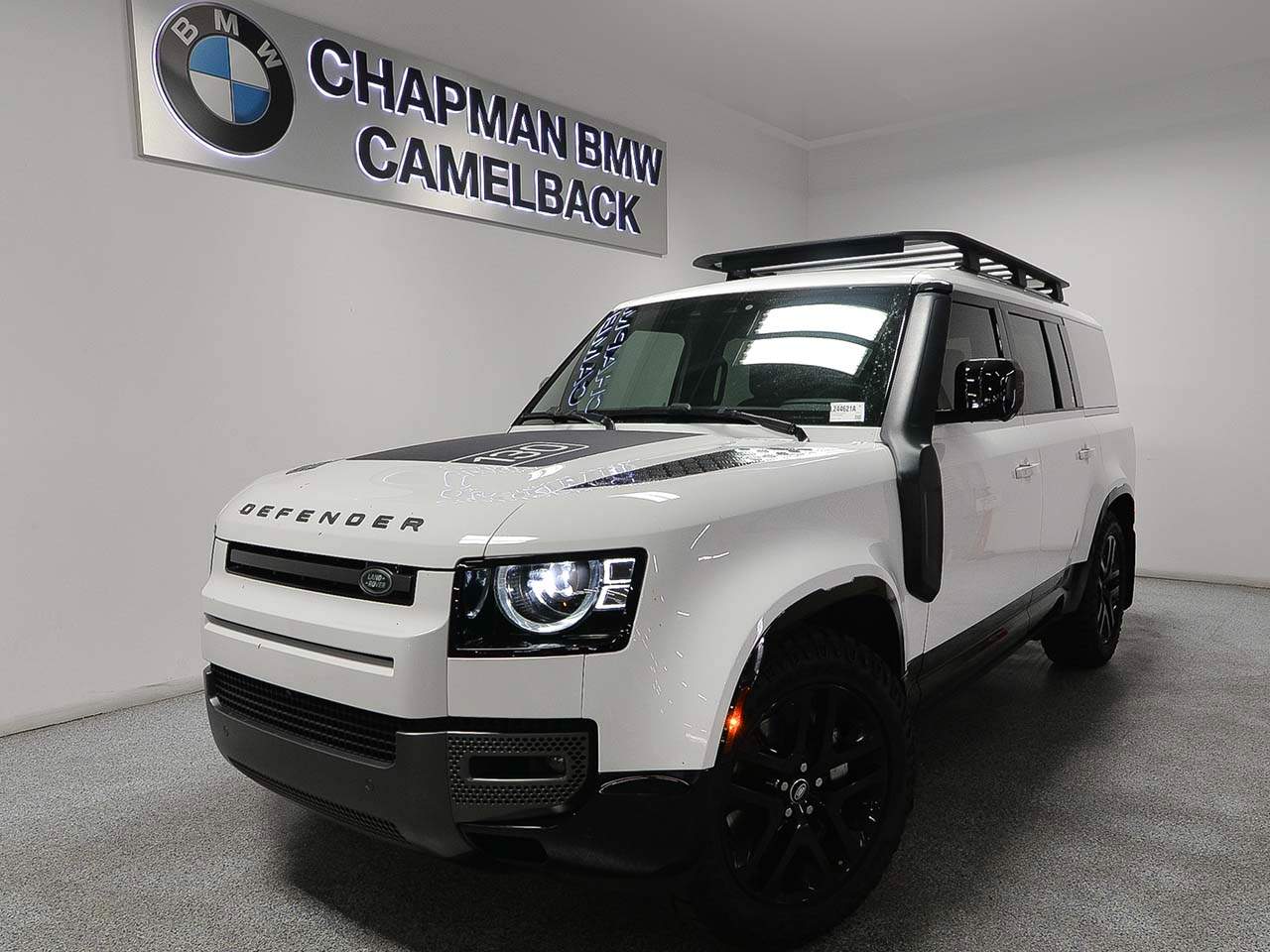 2024 Land Rover Defender 130 P400 Outbound