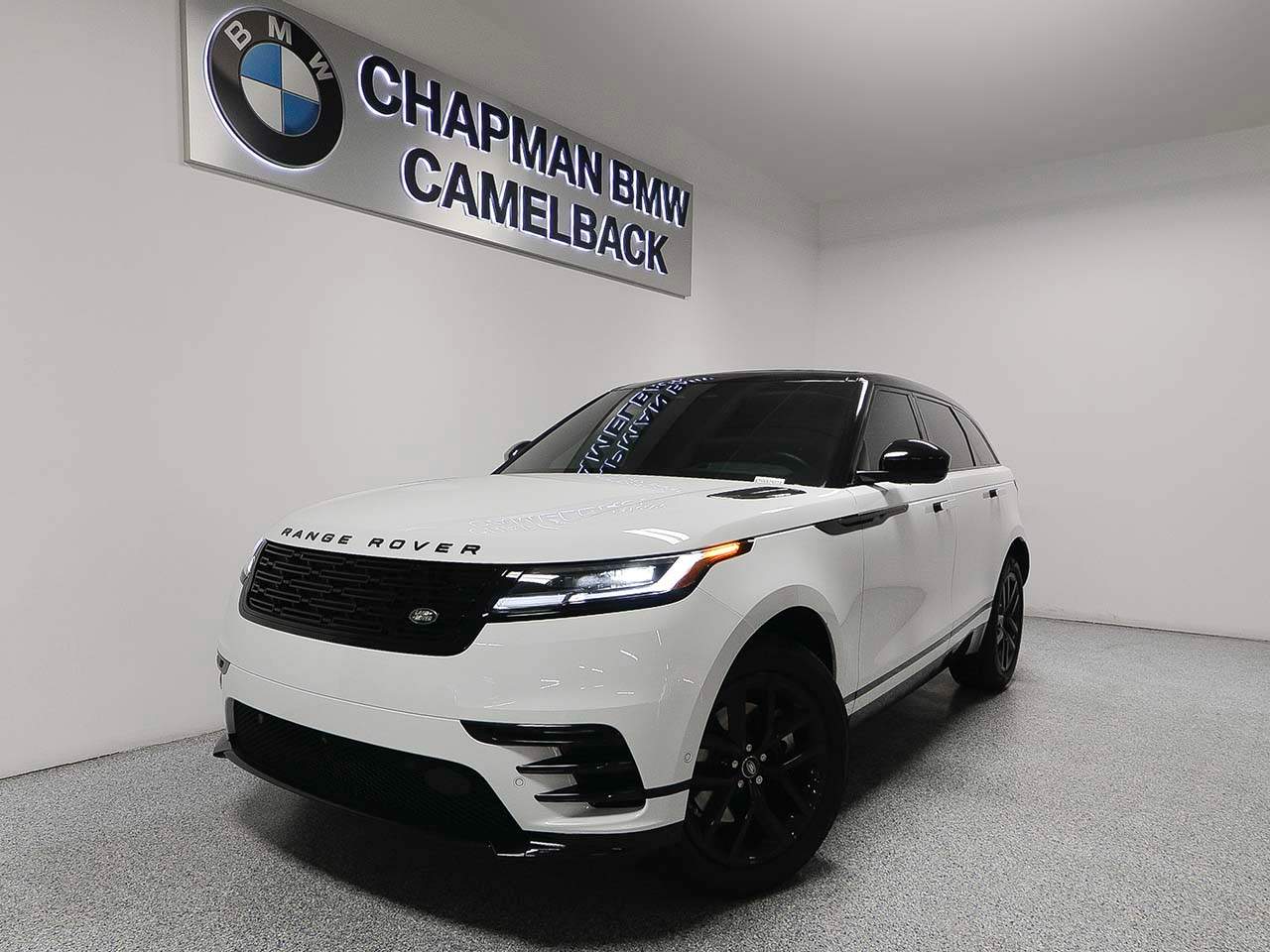 2025 Land Rover Range Rover Velar P250 Dynamic SE