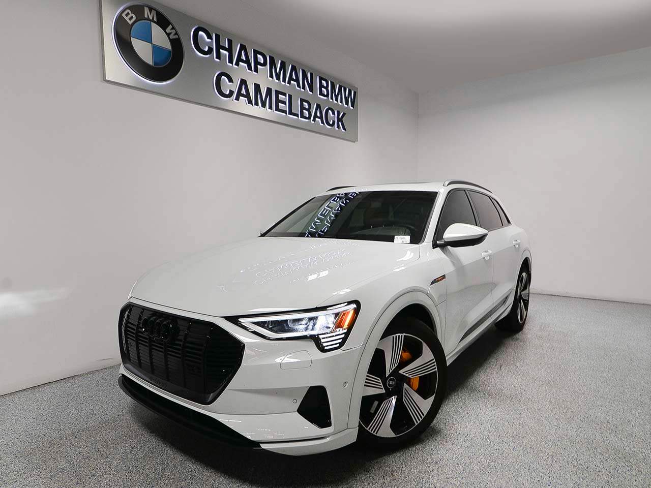 2022 Audi e-tron quattro Premium Plus