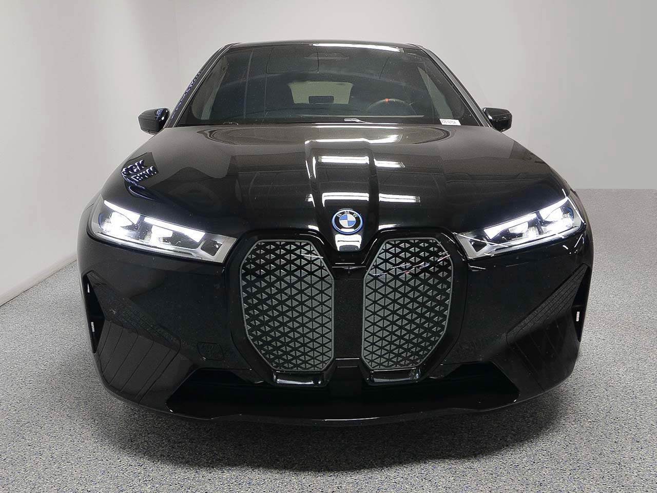 2025 BMW iX M60