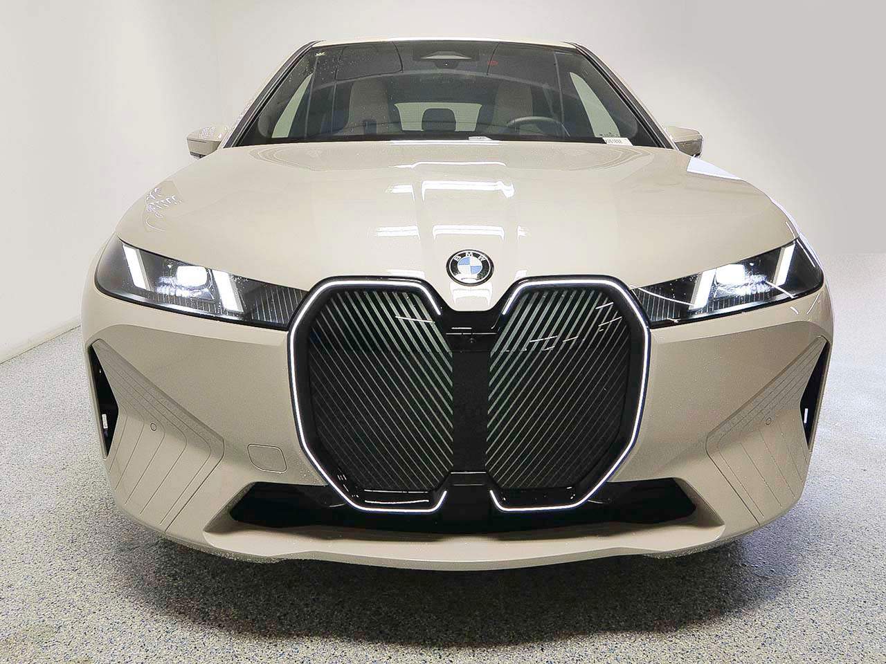 2026 BMW iX xDrive45