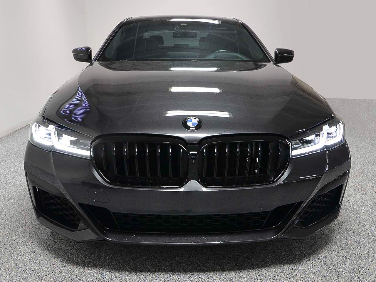 2023 BMW 5-Series M550i xDrive