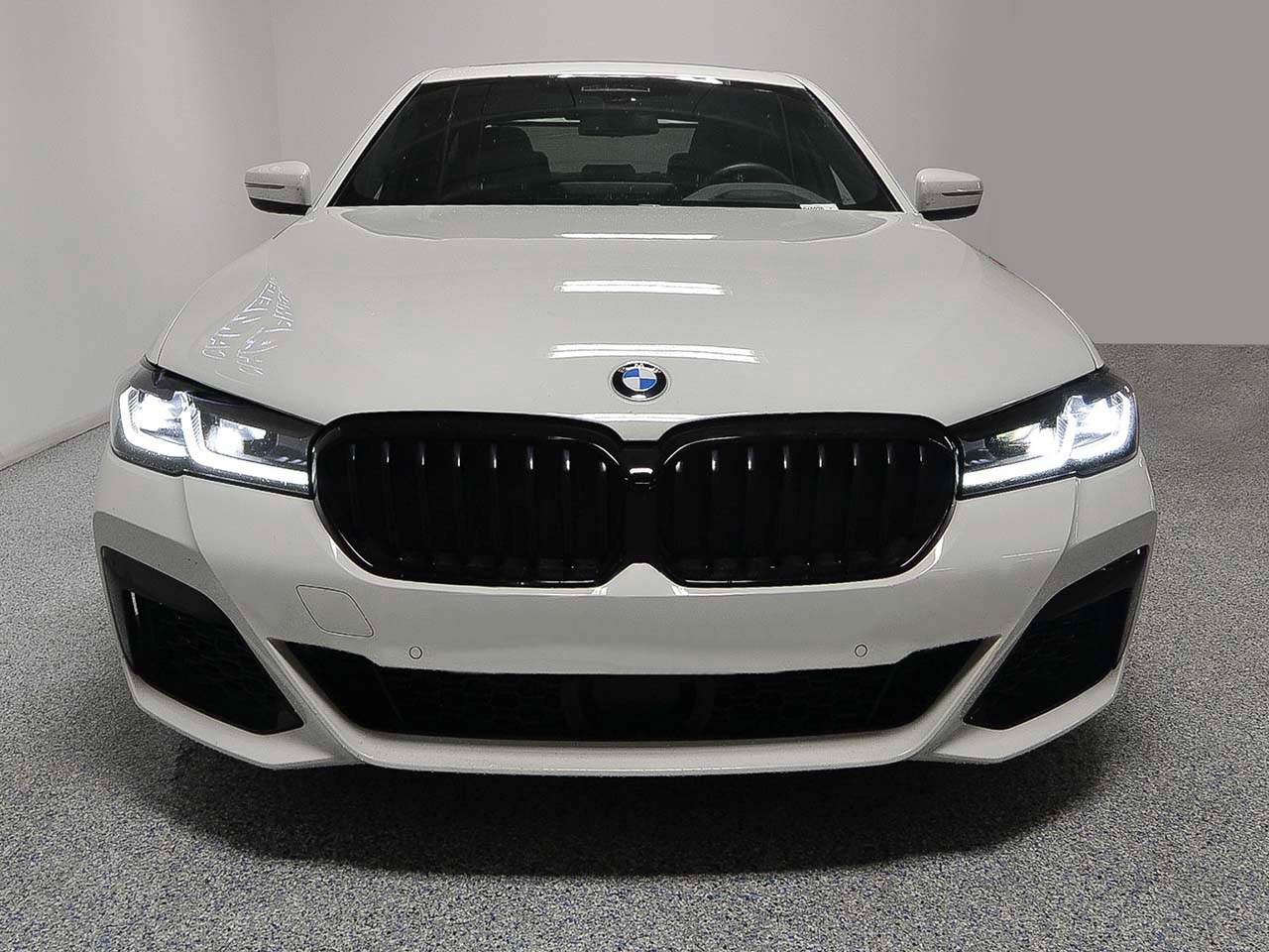 2023 BMW 5-Series M550i xDrive
