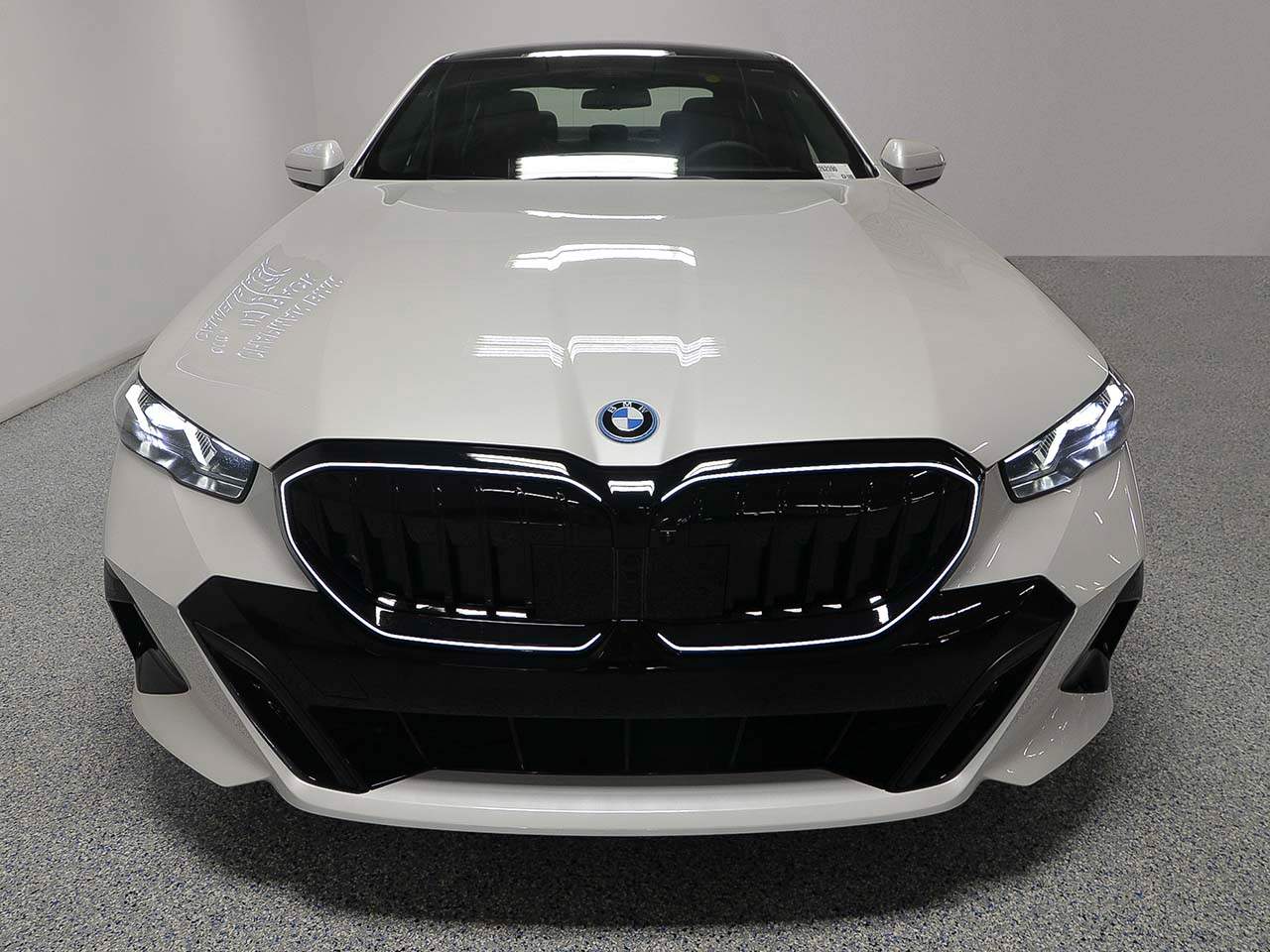 2026 BMW 5-Series 550e xDrive Sedan