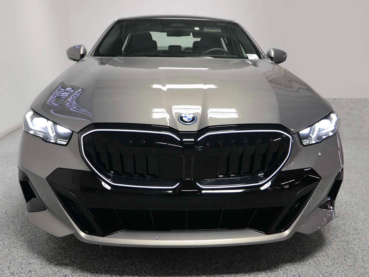 2026 BMW 5-Series 550e xDrive Sedan