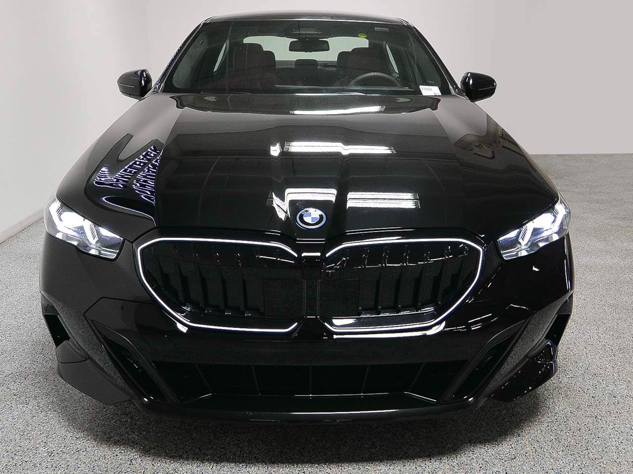 2027 BMW 5-Series 550e xDrive Sedan