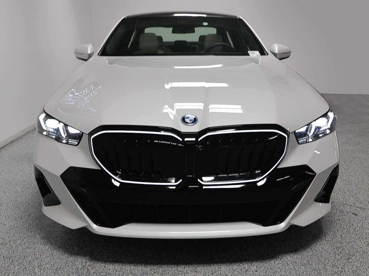 2026 BMW 5-Series 550e xDrive Sedan