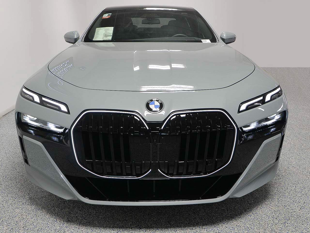 2025 BMW 7-Series 740i Sedan