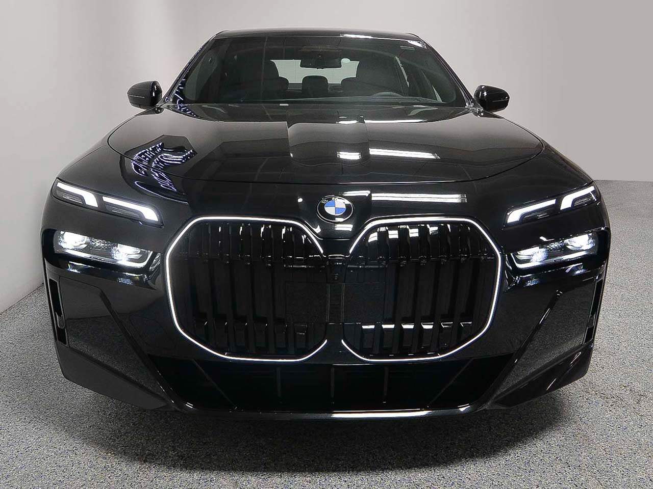 2025 BMW 7-Series 740i Sedan
