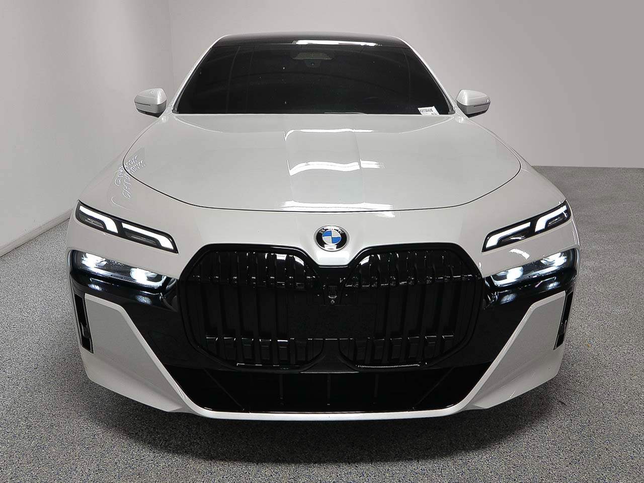 2023 BMW 7-Series 740i