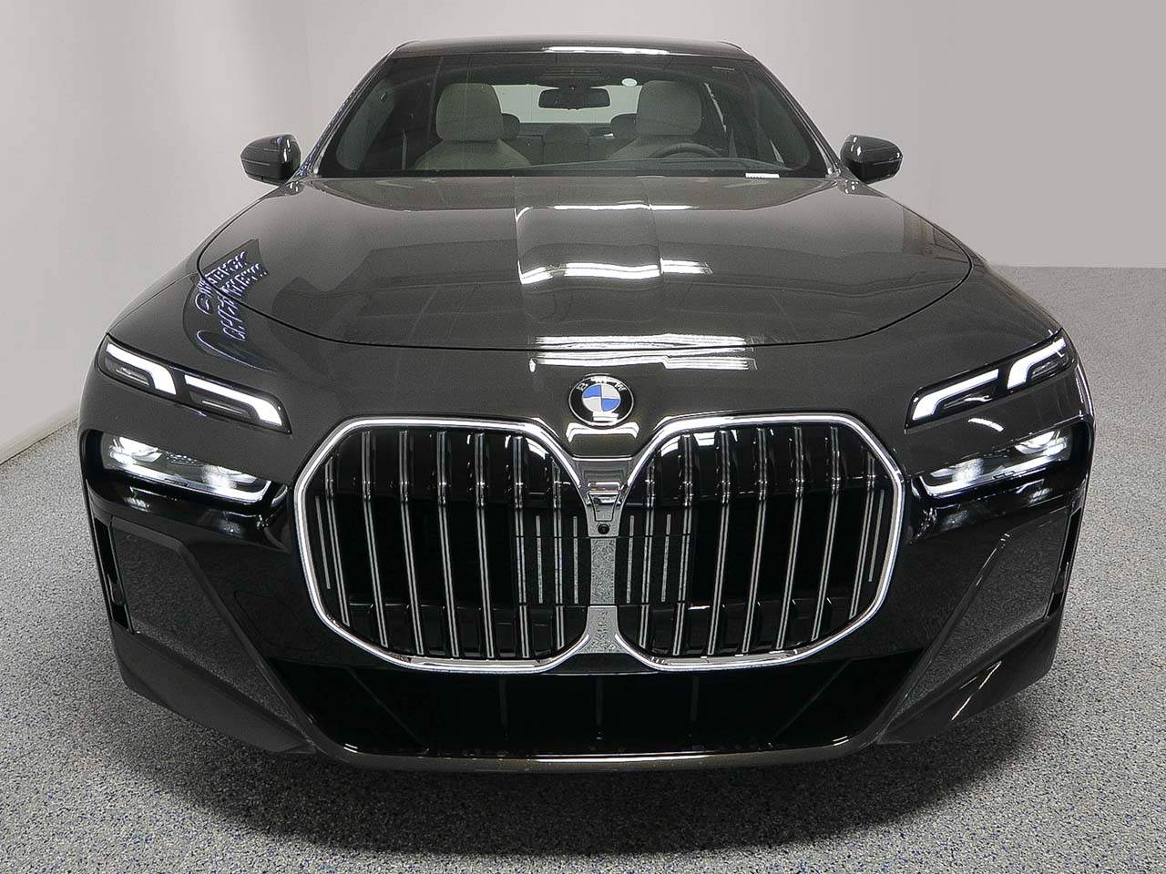 2025 BMW 7-Series 740i Sedan