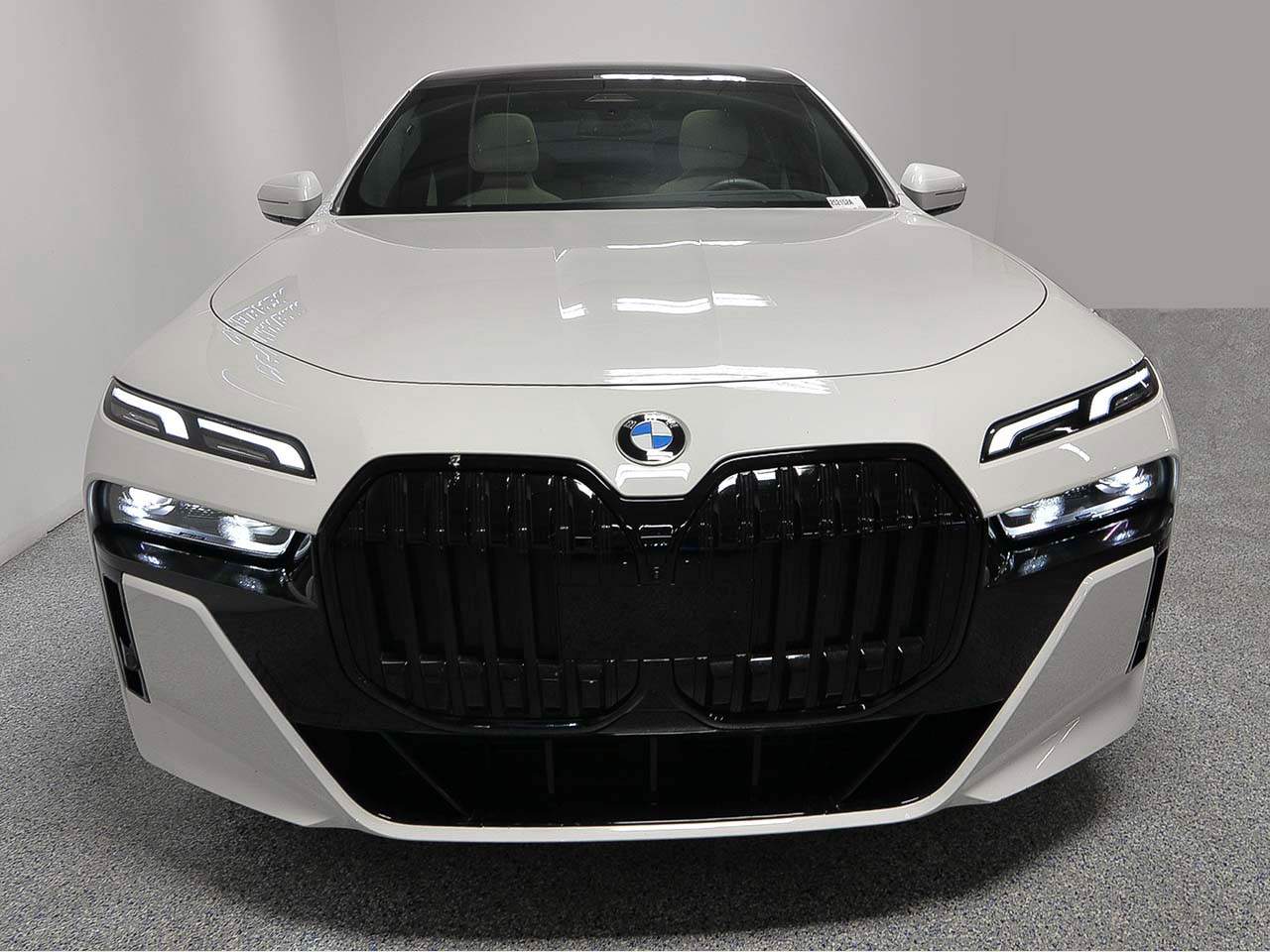 2023 BMW 7-Series 740i
