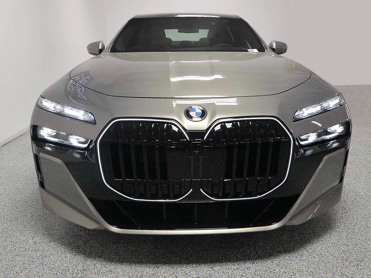 2025 BMW 7-Series 740i Sedan