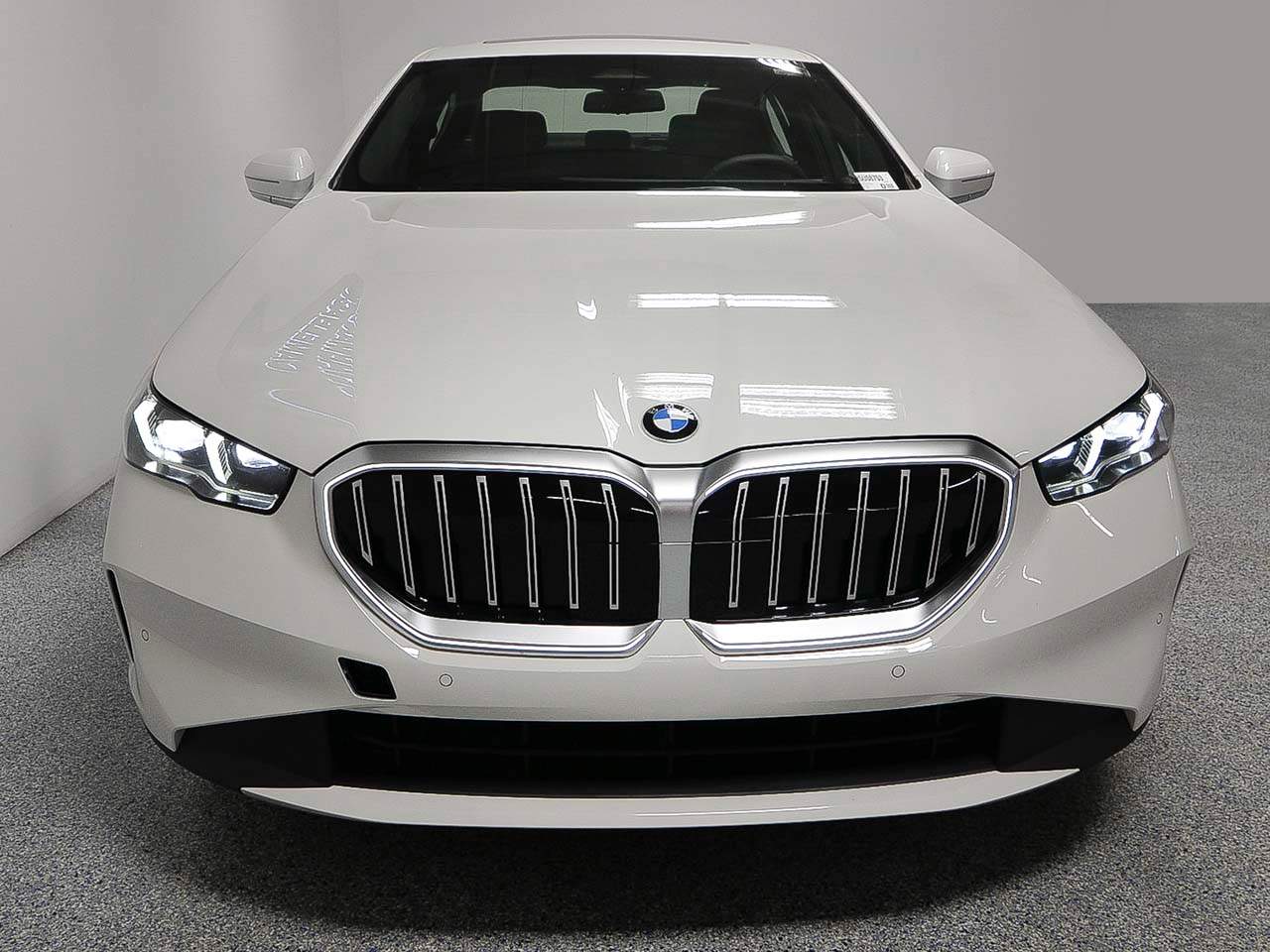 2025 BMW 5-Series 530i Sedan