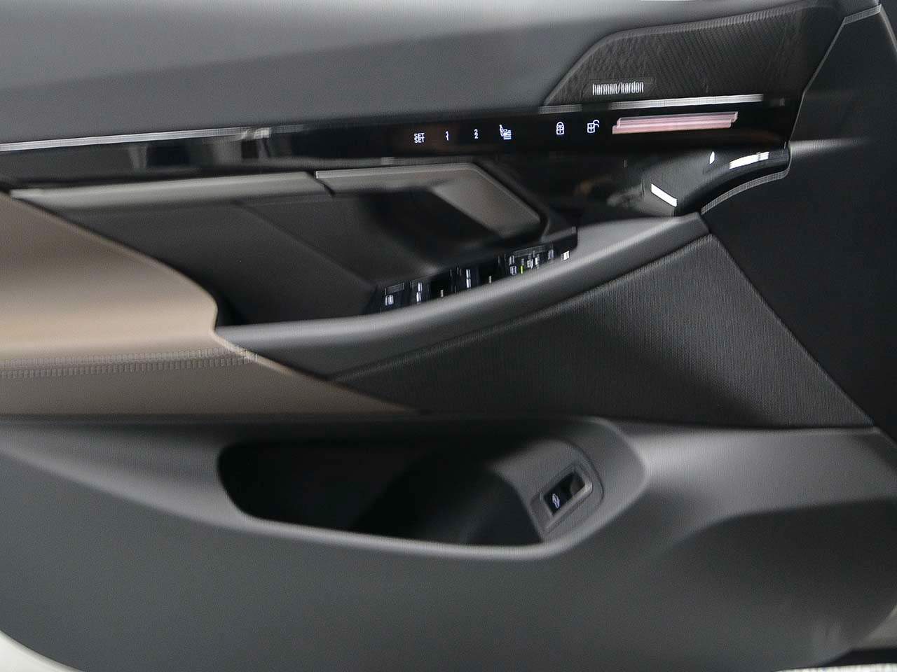 2026 BMW 5 Series 530i - Photo 6