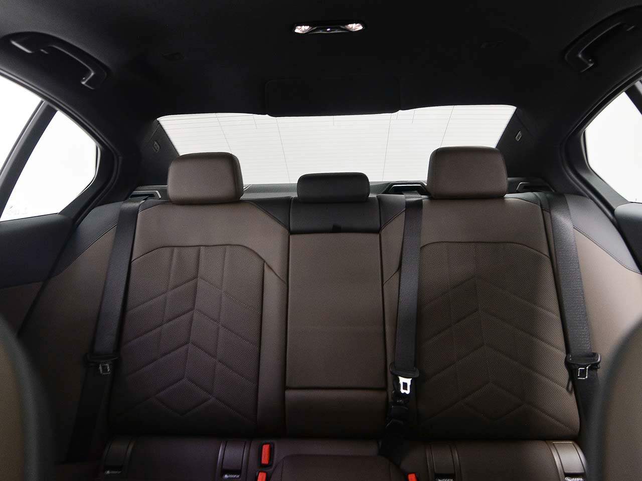 2026 BMW 5 Series 530i - Photo 9