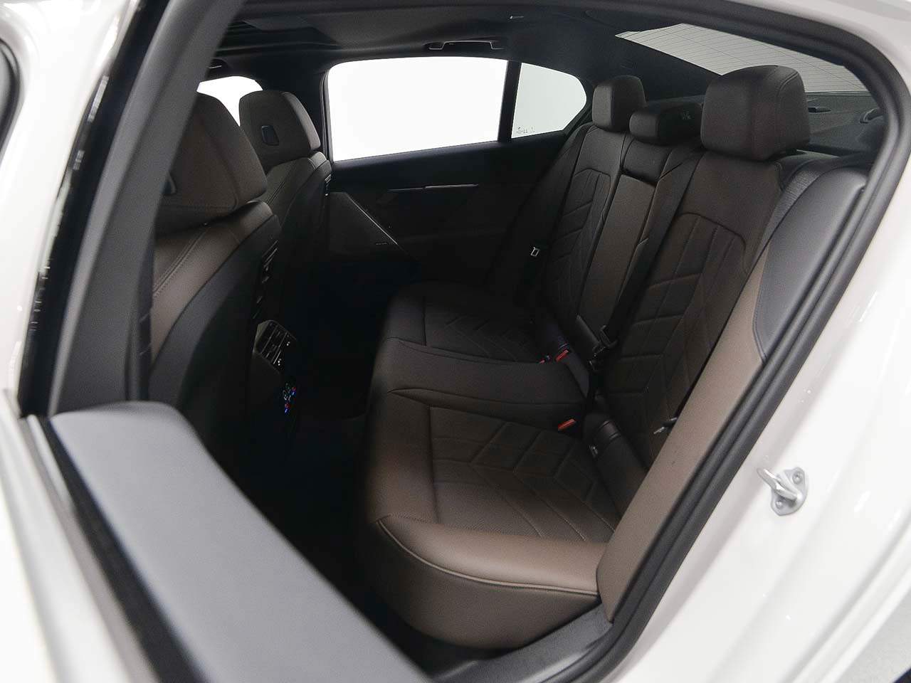 2026 BMW 5 Series 530i - Photo 10