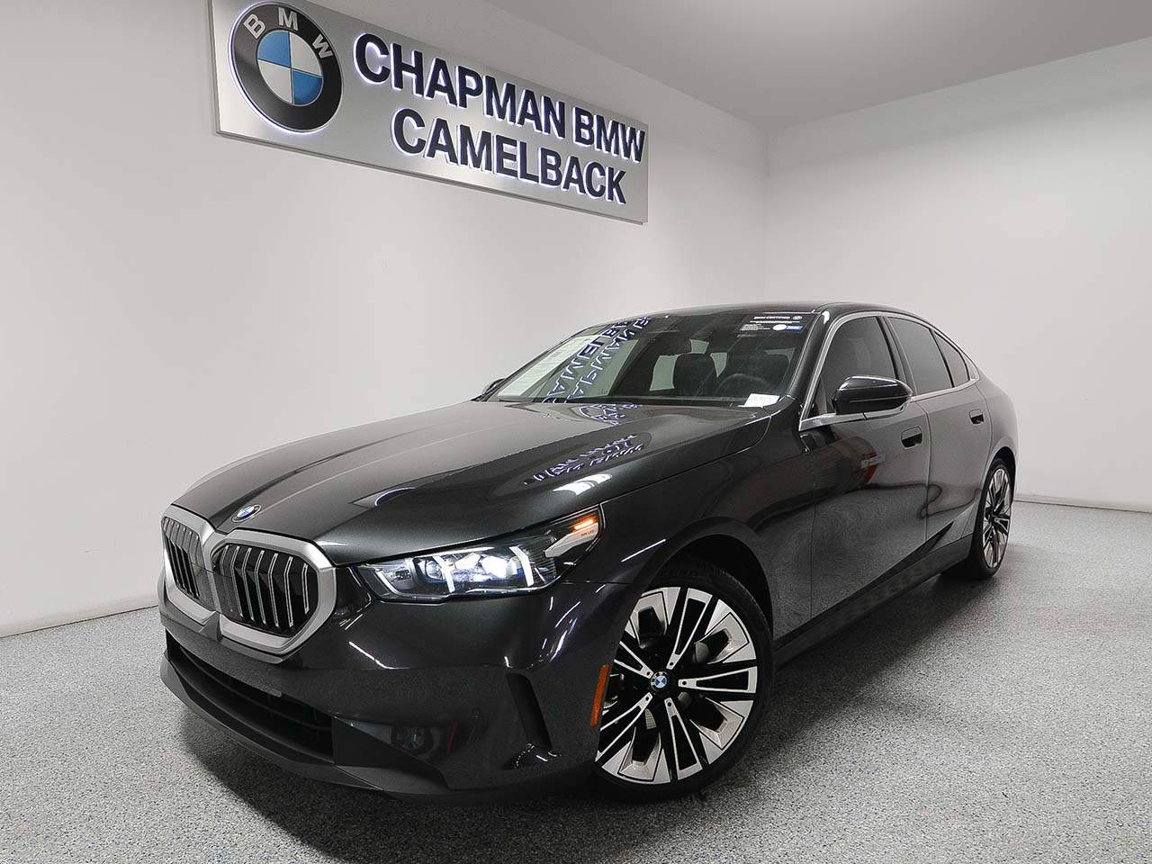 2025 BMW 5-Series 530i