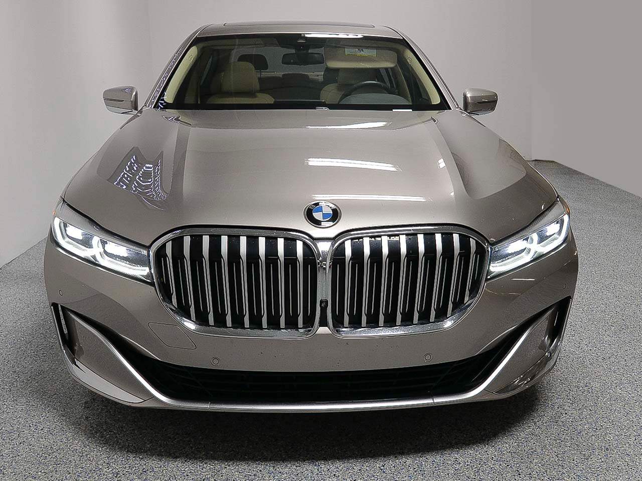 2022 BMW 7-Series 740i