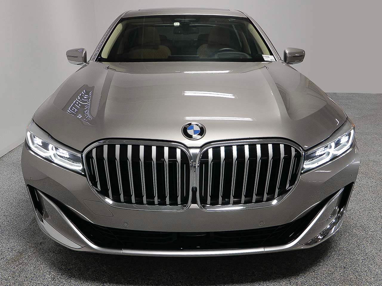 2022 BMW 7-Series 740i