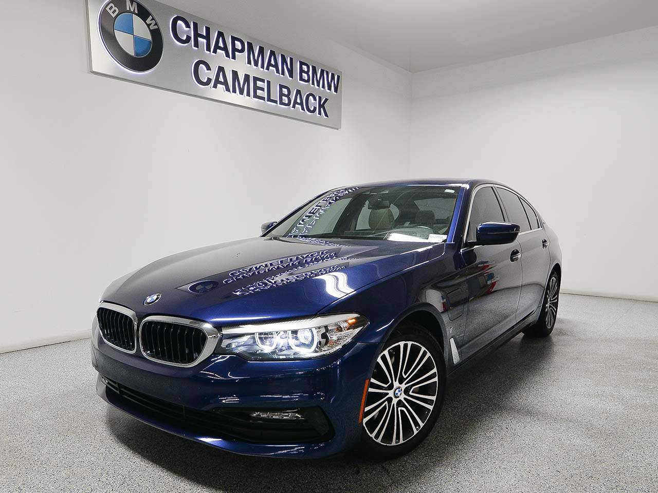 2018 BMW 5 Series 530e iPerformance Sedan's photo
