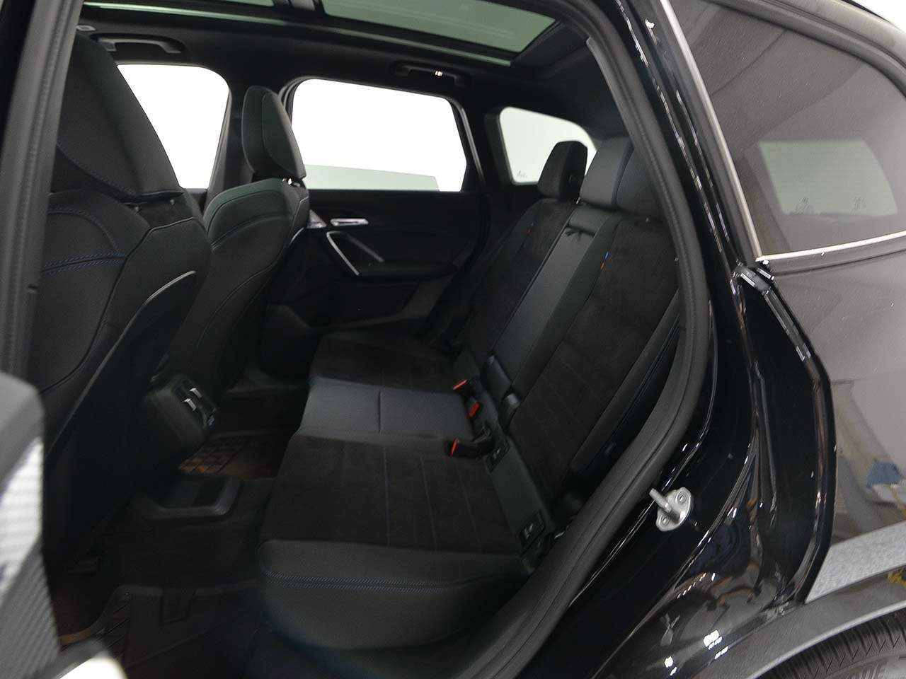 2025 BMW X1 28i - Photo 12