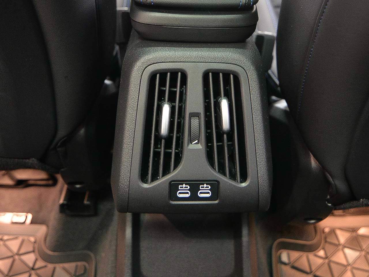 2025 BMW X1 28i - Photo 11