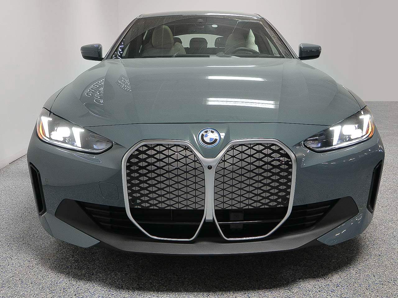 2025 BMW i4 eDrive40