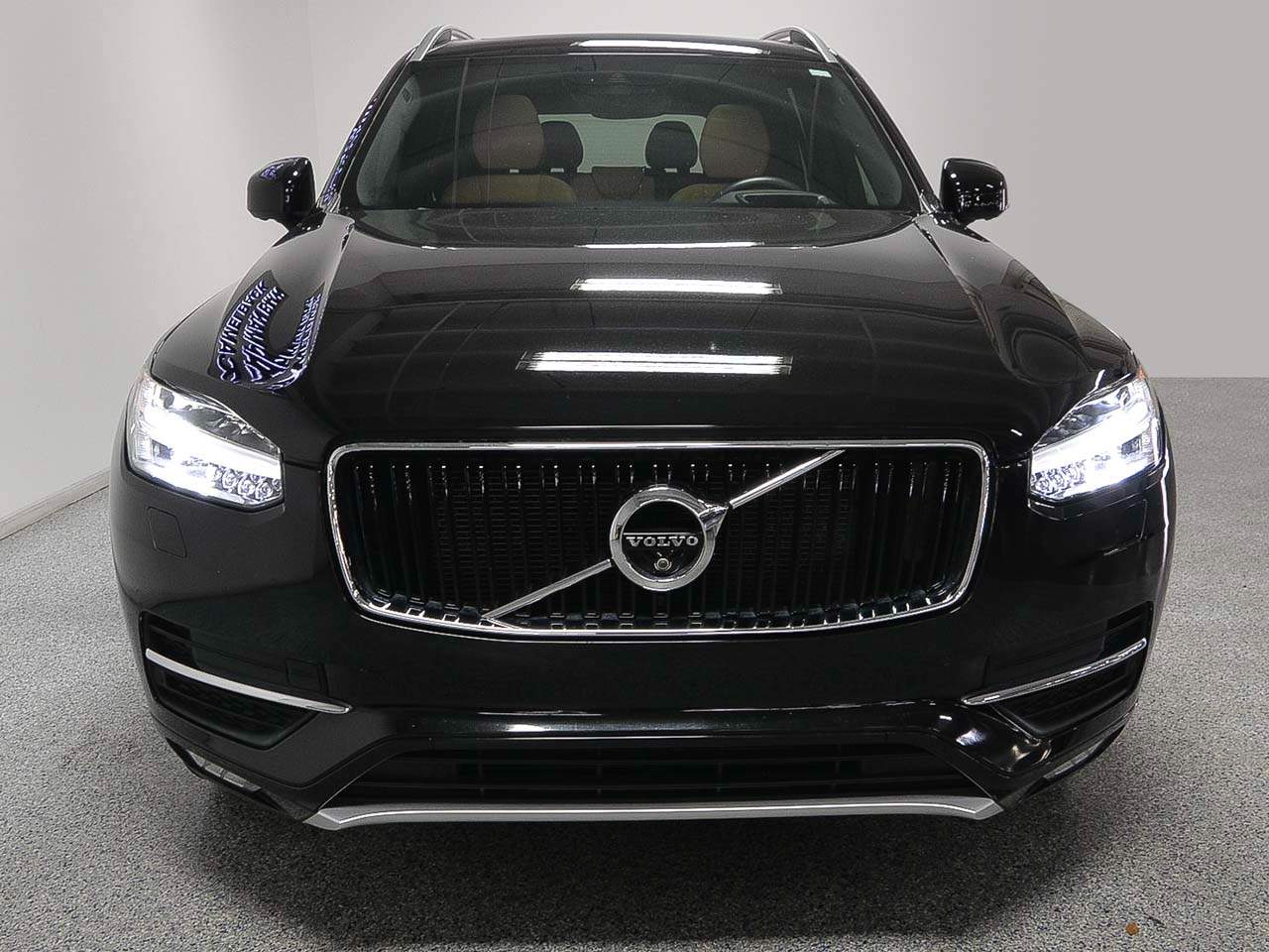 2019 Volvo XC90 T6 Momentum