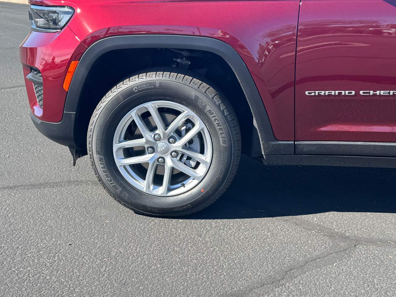 2026 Jeep Grand Cherokee Laredo