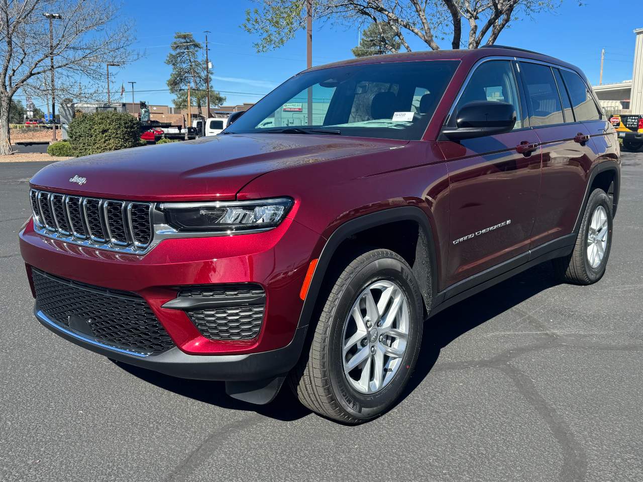 2026 Jeep Grand Cherokee Laredo