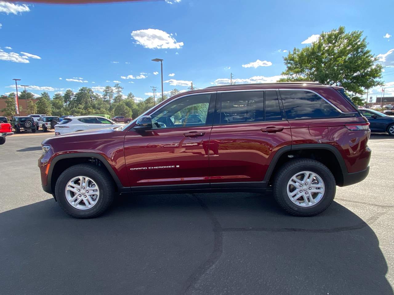 2025 Jeep Grand Cherokee Laredo - Photo 7