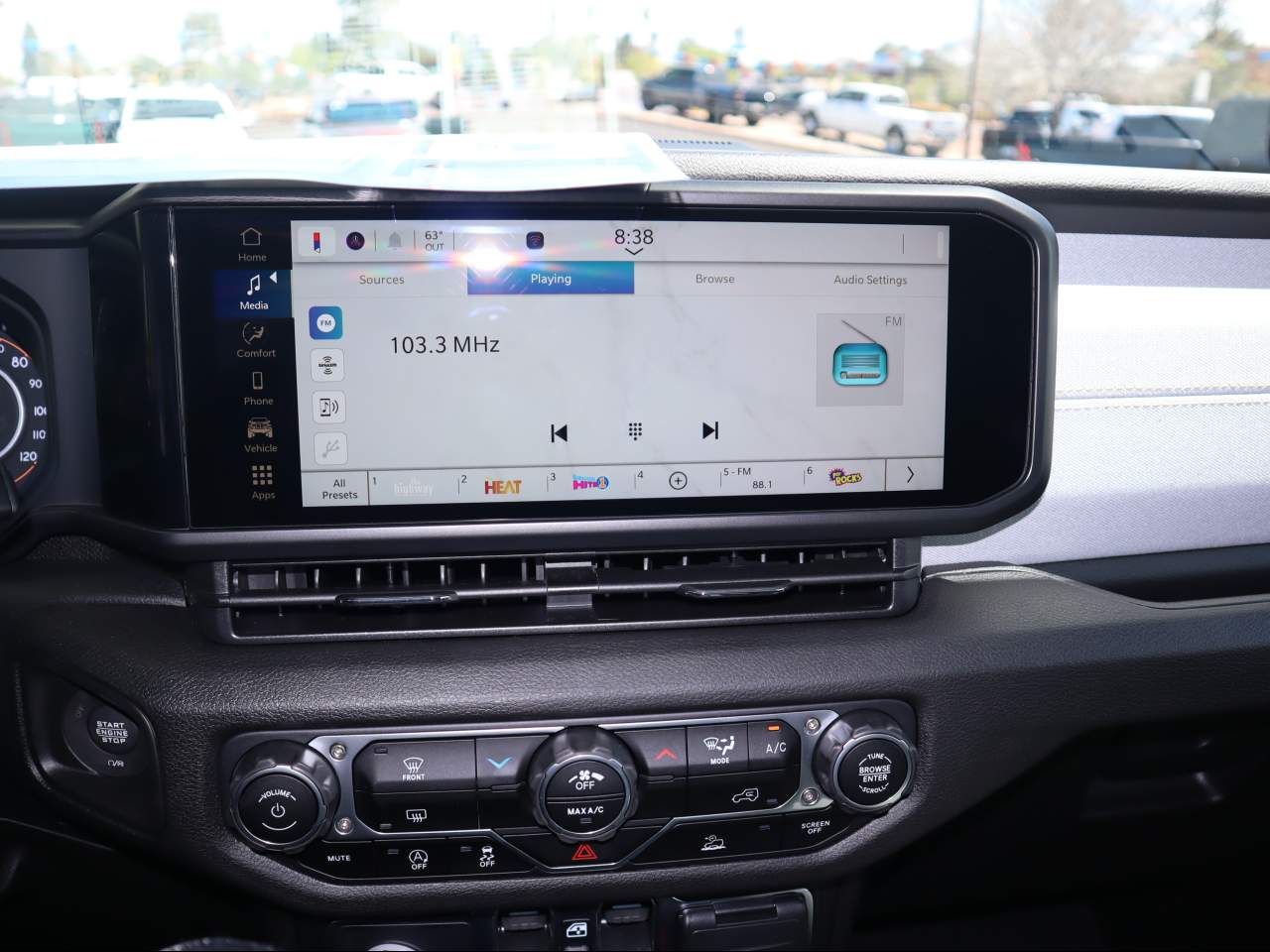 2025 Jeep Gladiator Nighthawk - Photo 13
