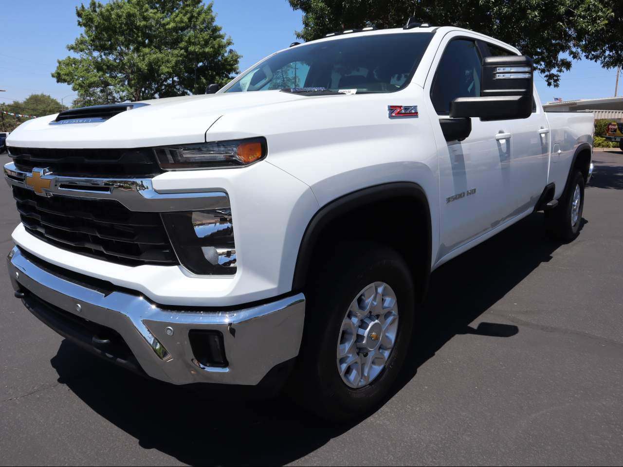 2025 Chevrolet Silverado 3500HD LT Crew Cab