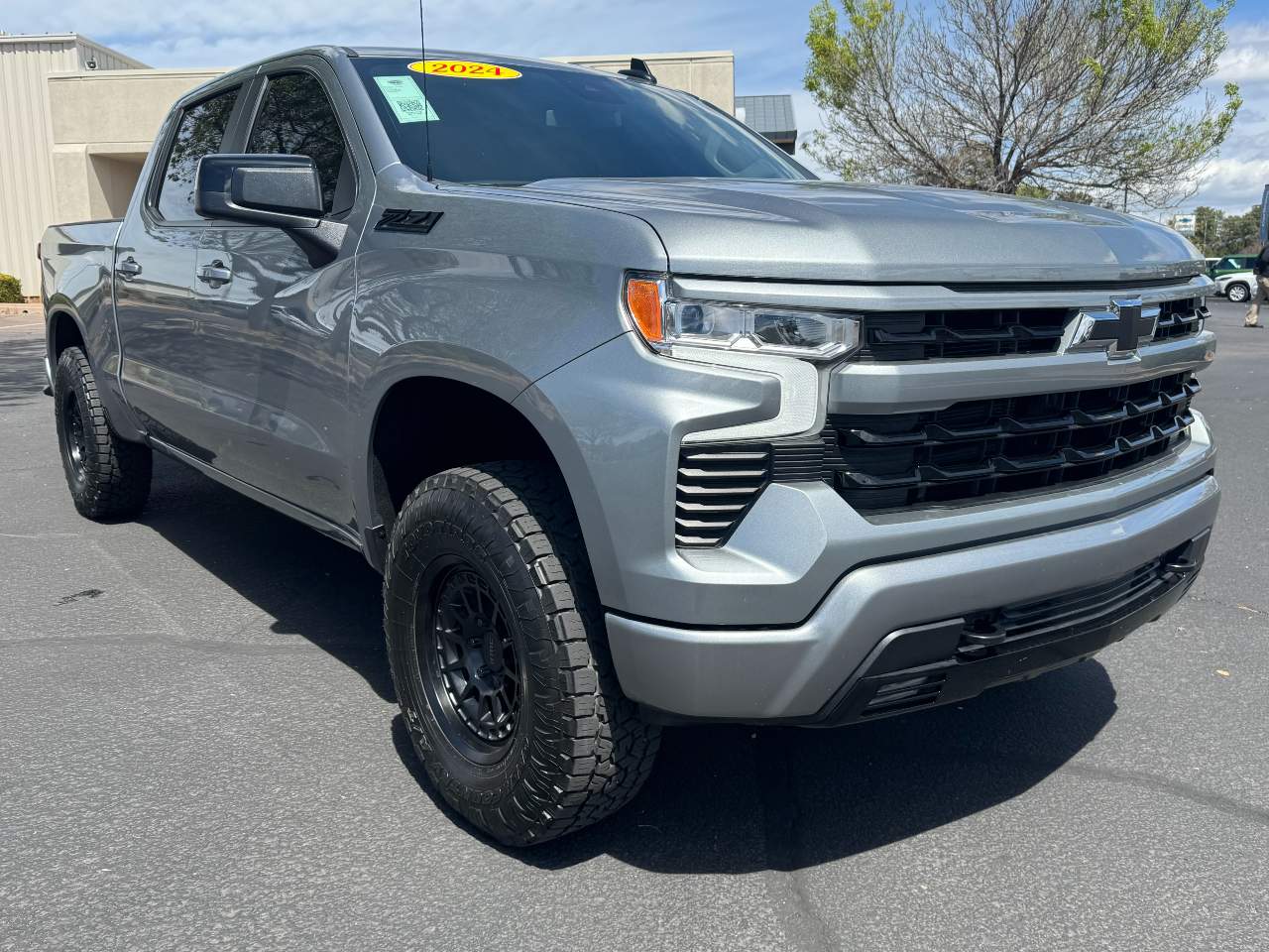 View vehicle photo 3