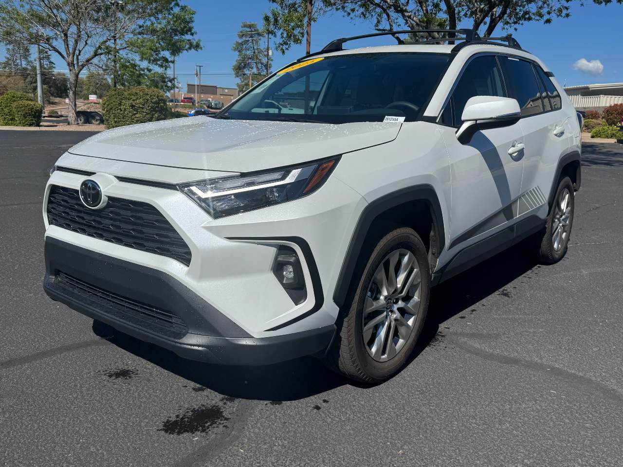 White (Wind Chill Pearl) 2025 Toyota RAV4 XLE Premium FWD SUV / Crossover Front-Wheel Drive 8-Speed Automatic