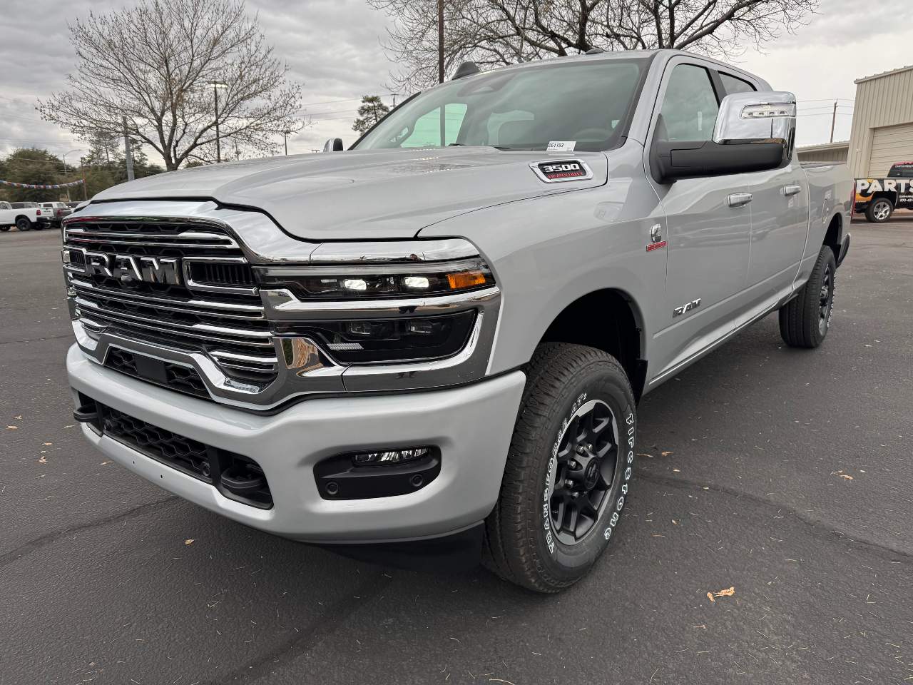 2026 RAM Ram 3500 Pickup Laramie's photo