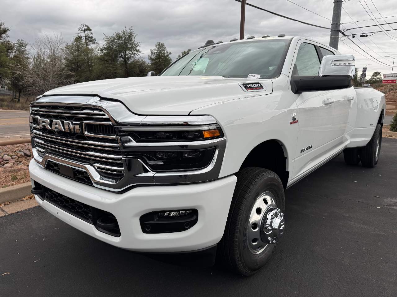 2026 RAM Ram 3500 Pickup Laramie's photo