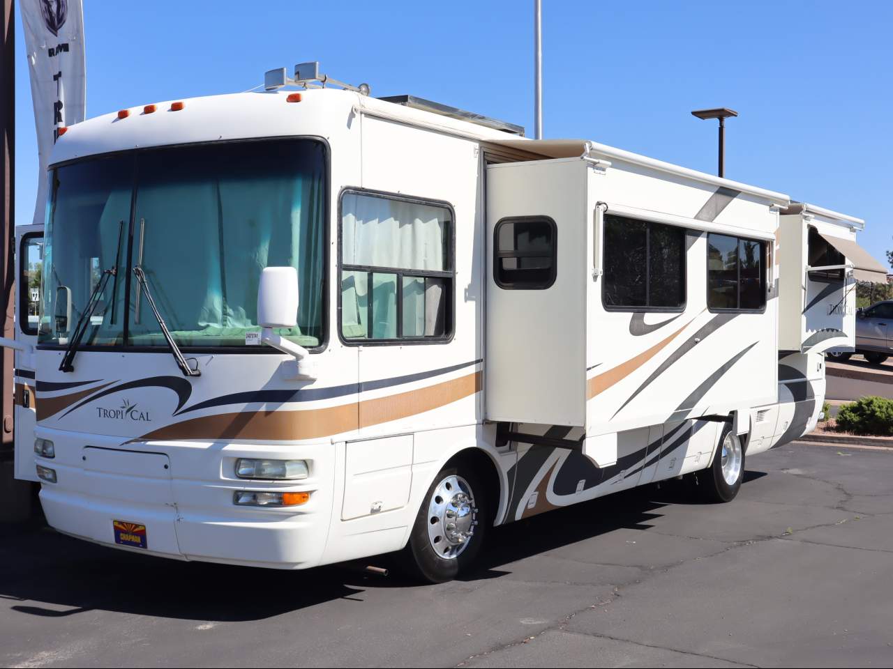 2005 National RV Tropical