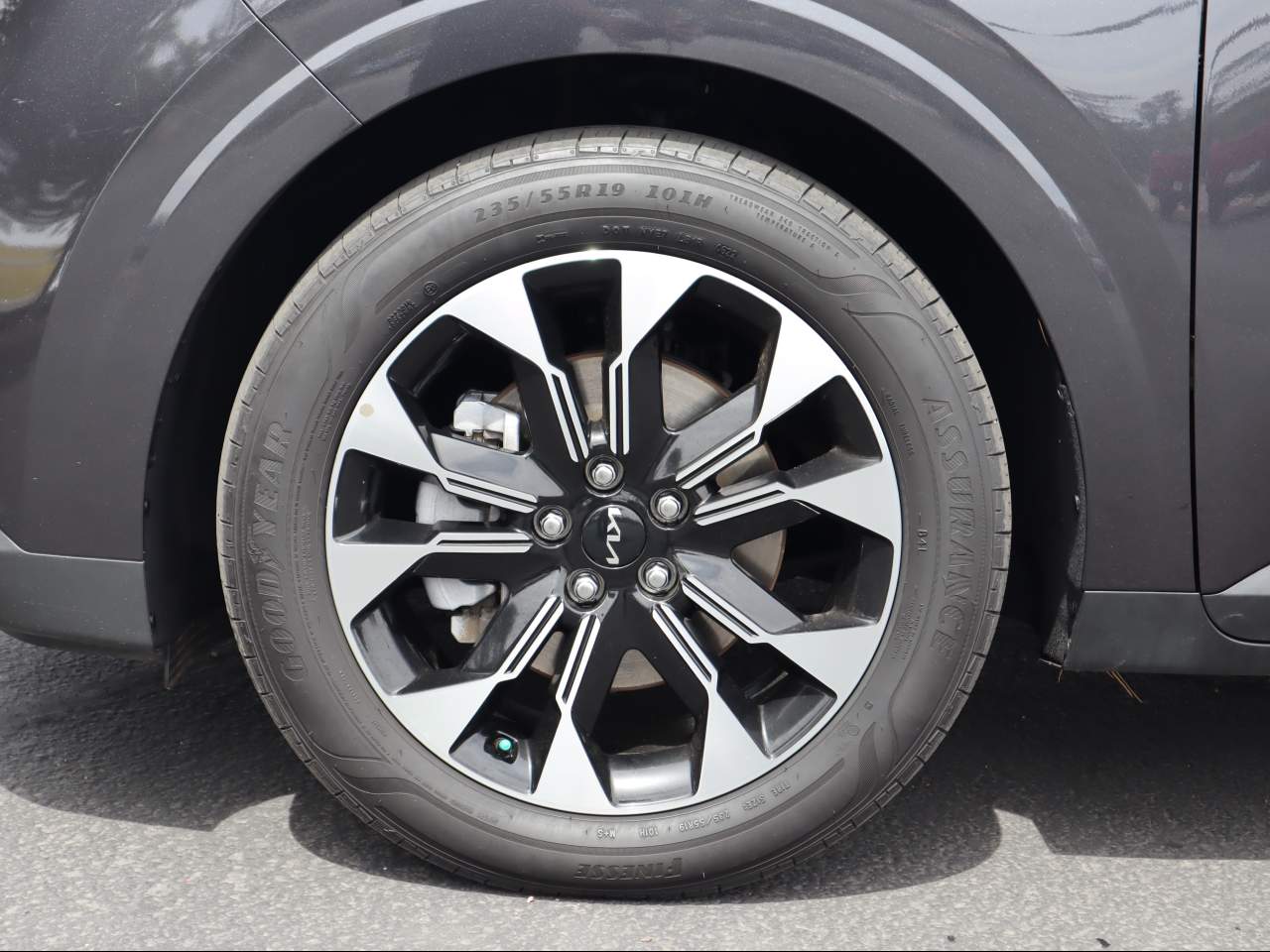 2023 Kia Carnival EX
