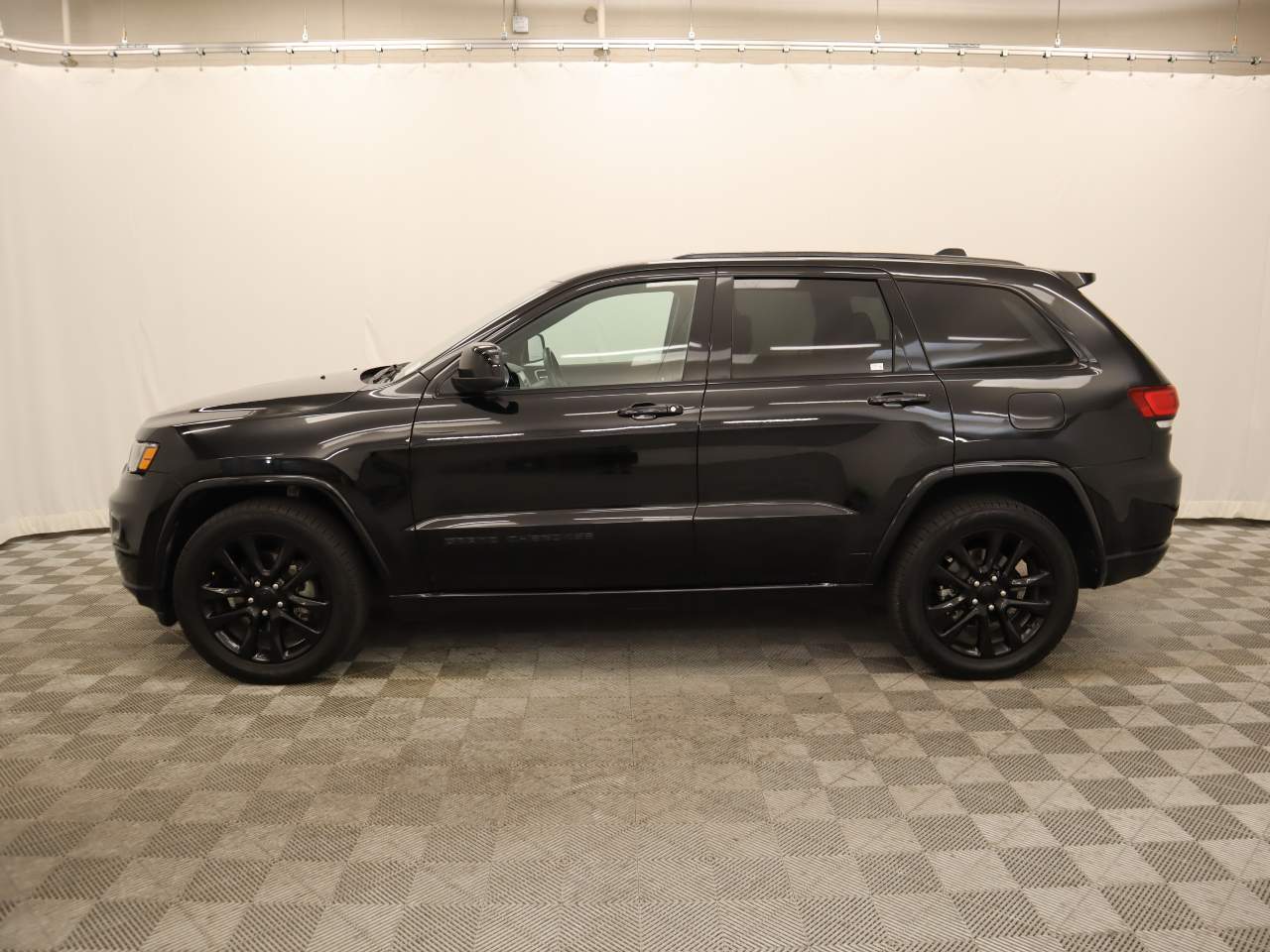 Certified 2019 Jeep Grand Cherokee Altitude with VIN 1C4RJEAG2KC763653 for sale in Scottsdale, AZ