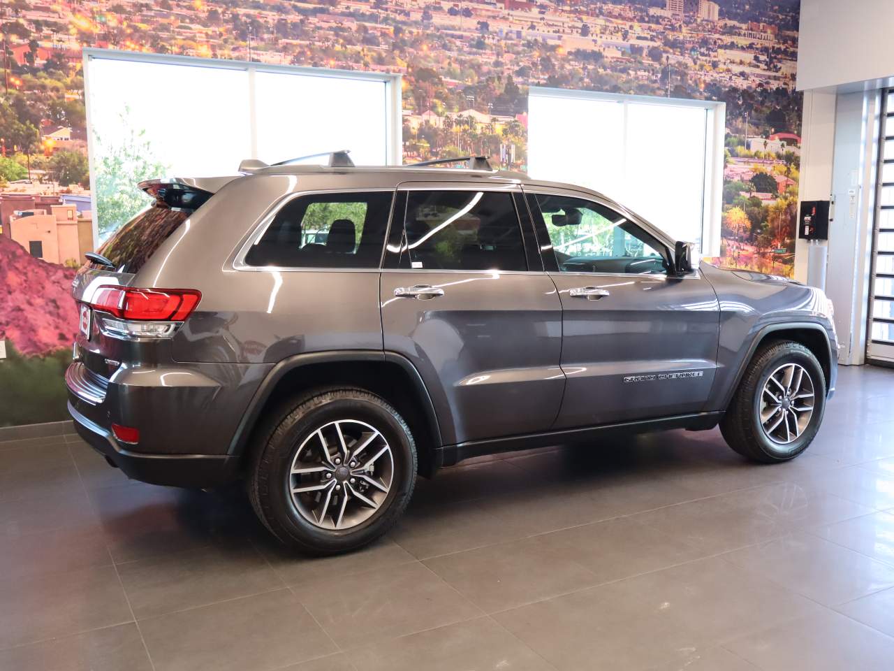 Image of 2021 Jeep Grand Cherokee