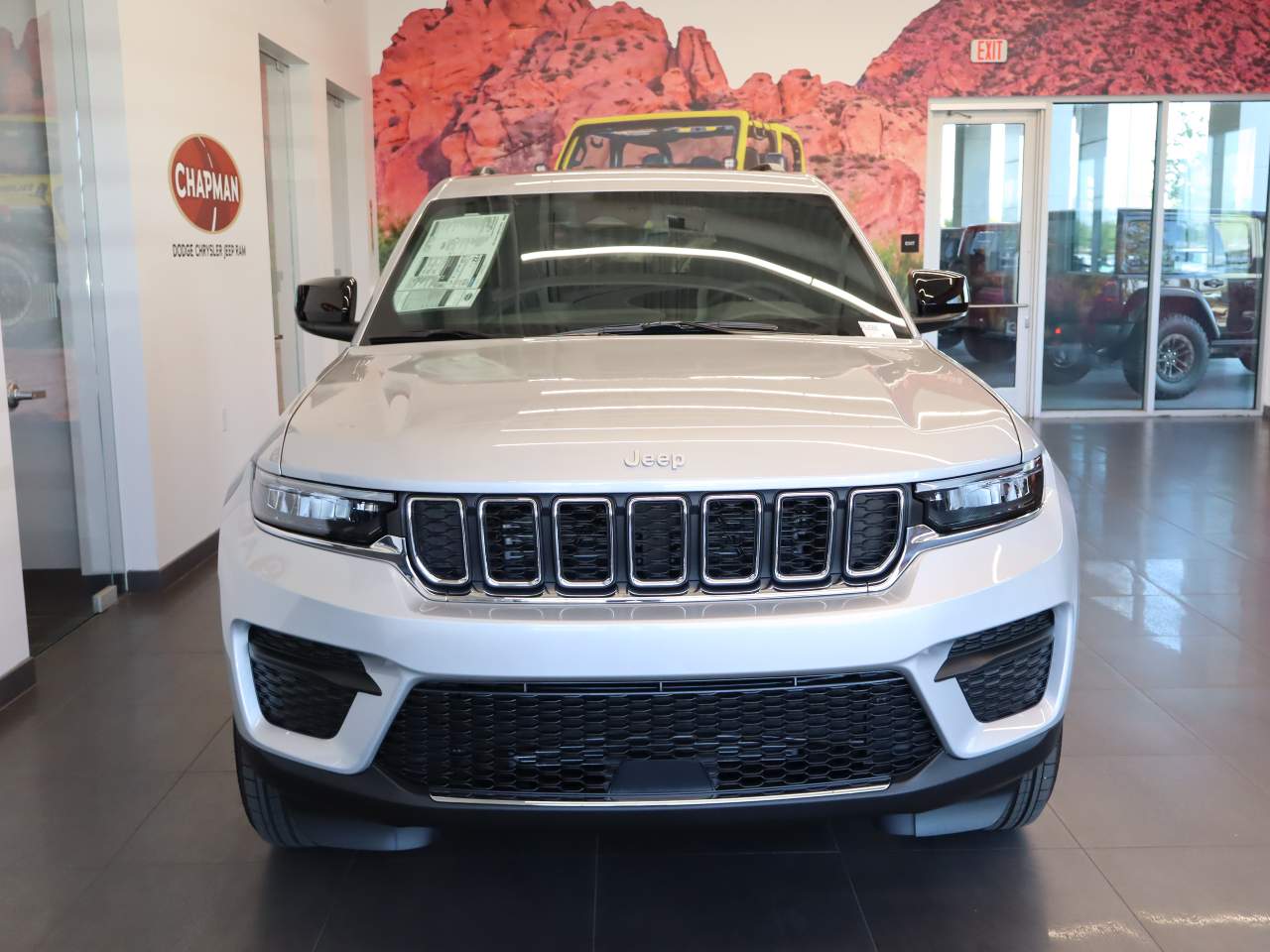 2025 Jeep Grand Cherokee Laredo