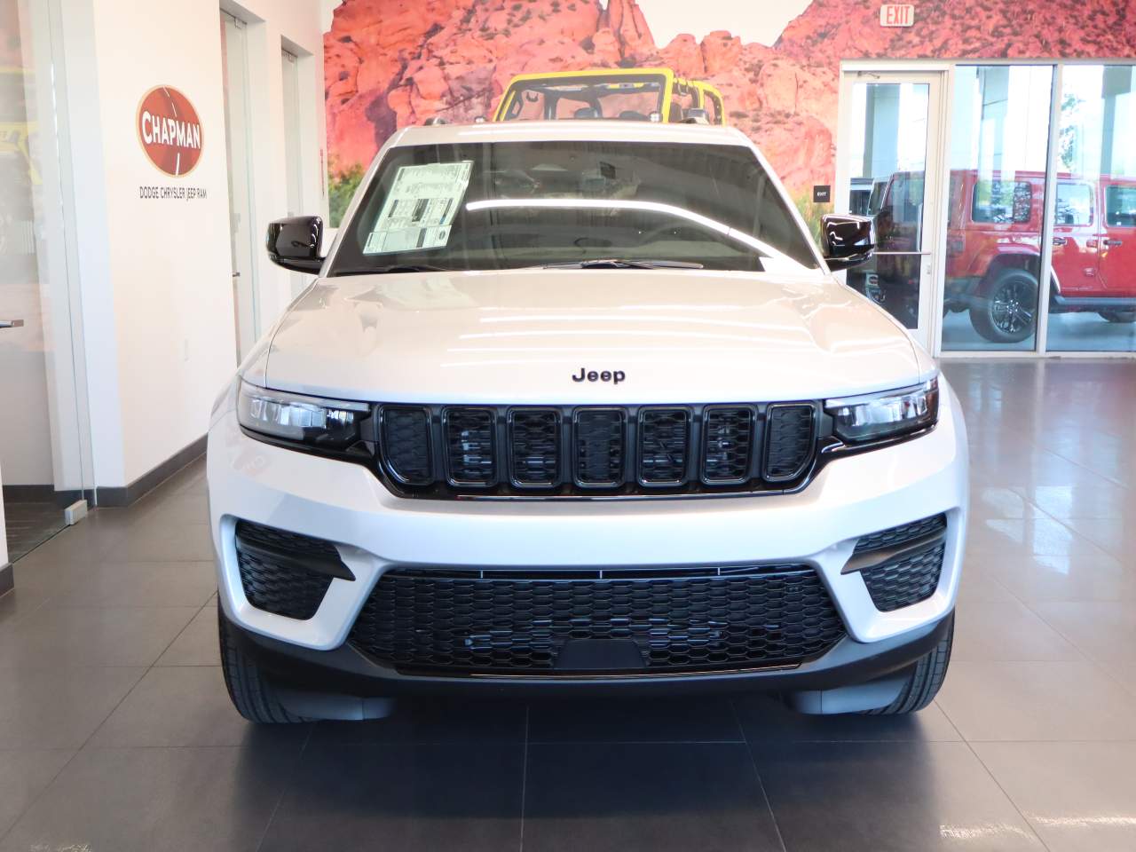 2025 Jeep Grand Cherokee Laredo