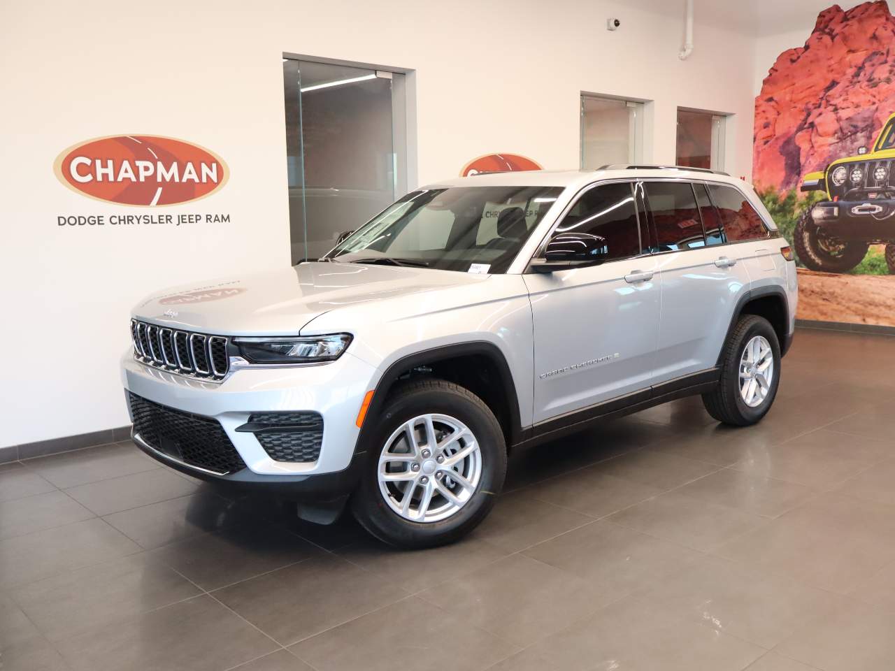 2025 Jeep Grand Cherokee Laredo