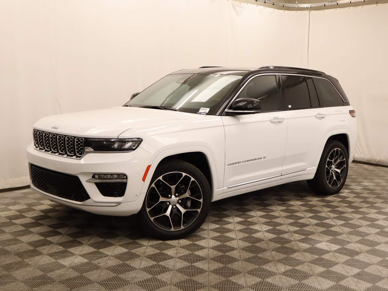 2025 Jeep Grand Cherokee Summit